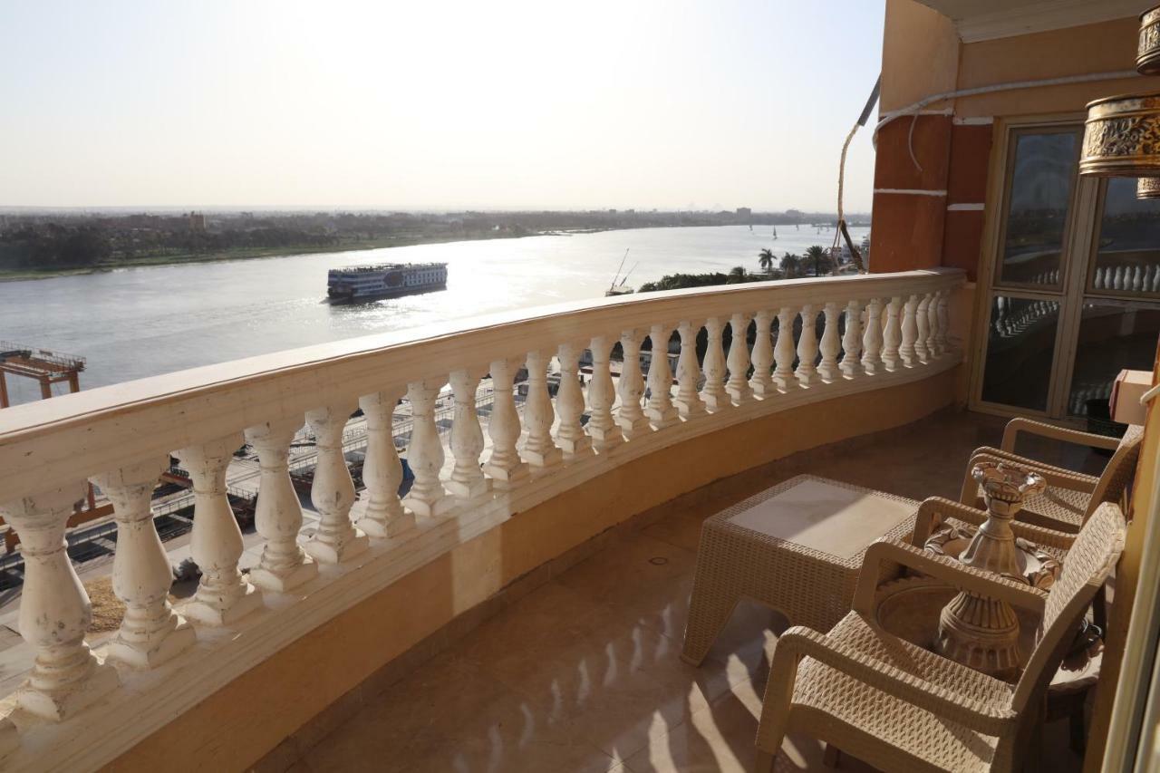 Maadi, Direct Nile River View From All Rooms Каир Экстерьер фото
